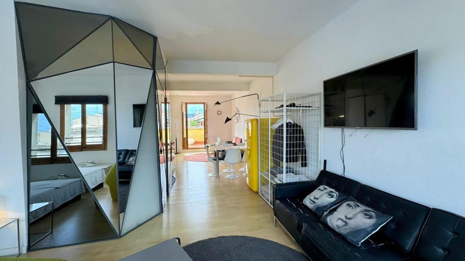 Atico Con Terraza Apartment Barcelona