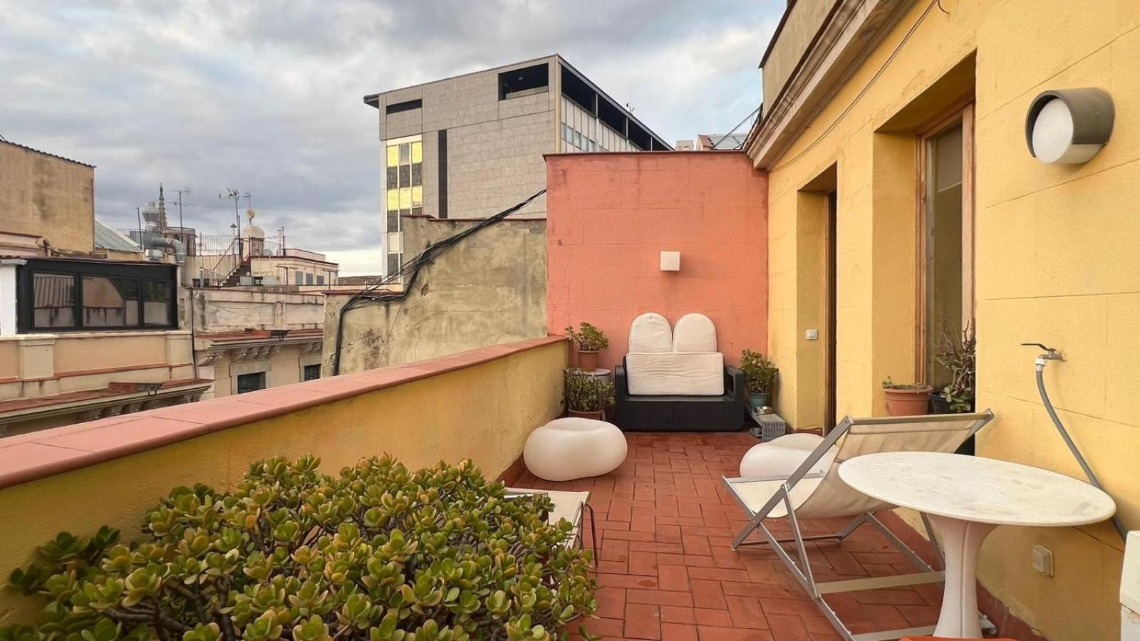 Atico Con Terraza